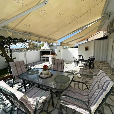 Apartman Sunny House