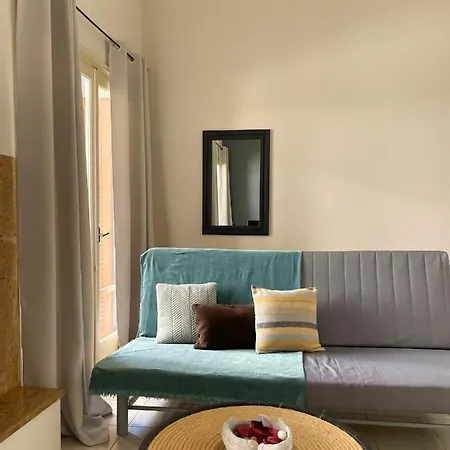 Sunny House Apartman Corinth